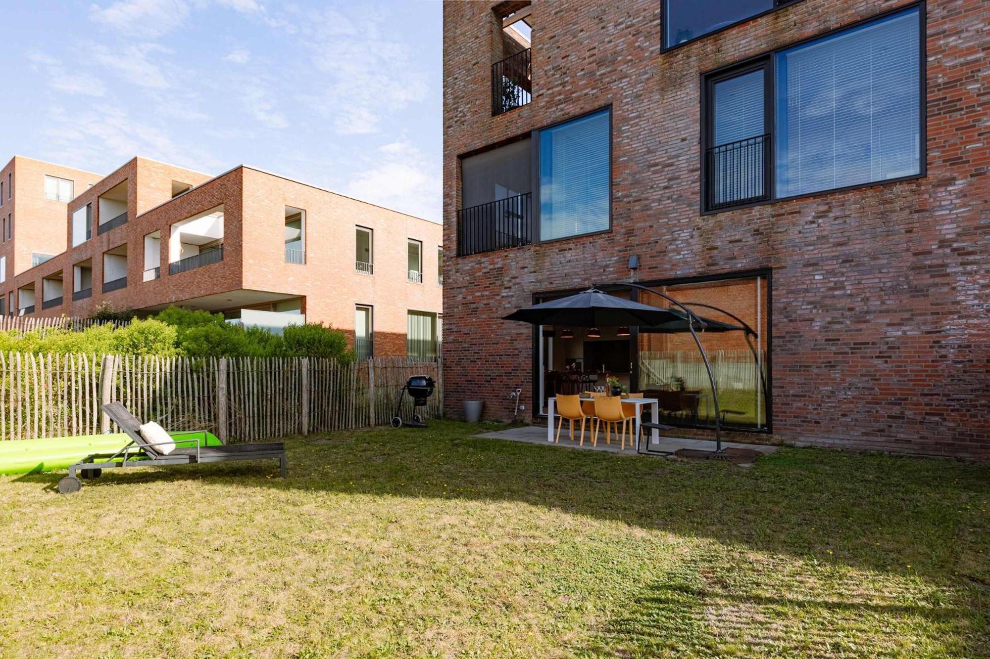 Huswell - Cozy With Garden